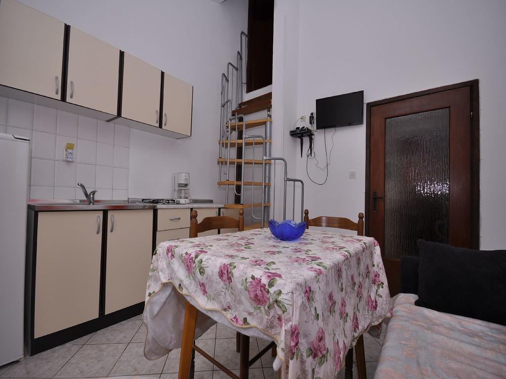 Apartments Mira 645 Porec Room photo
