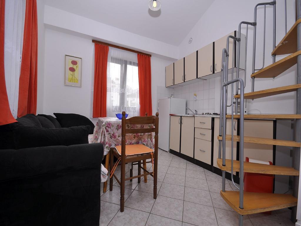 Apartments Mira 645 Porec Room photo