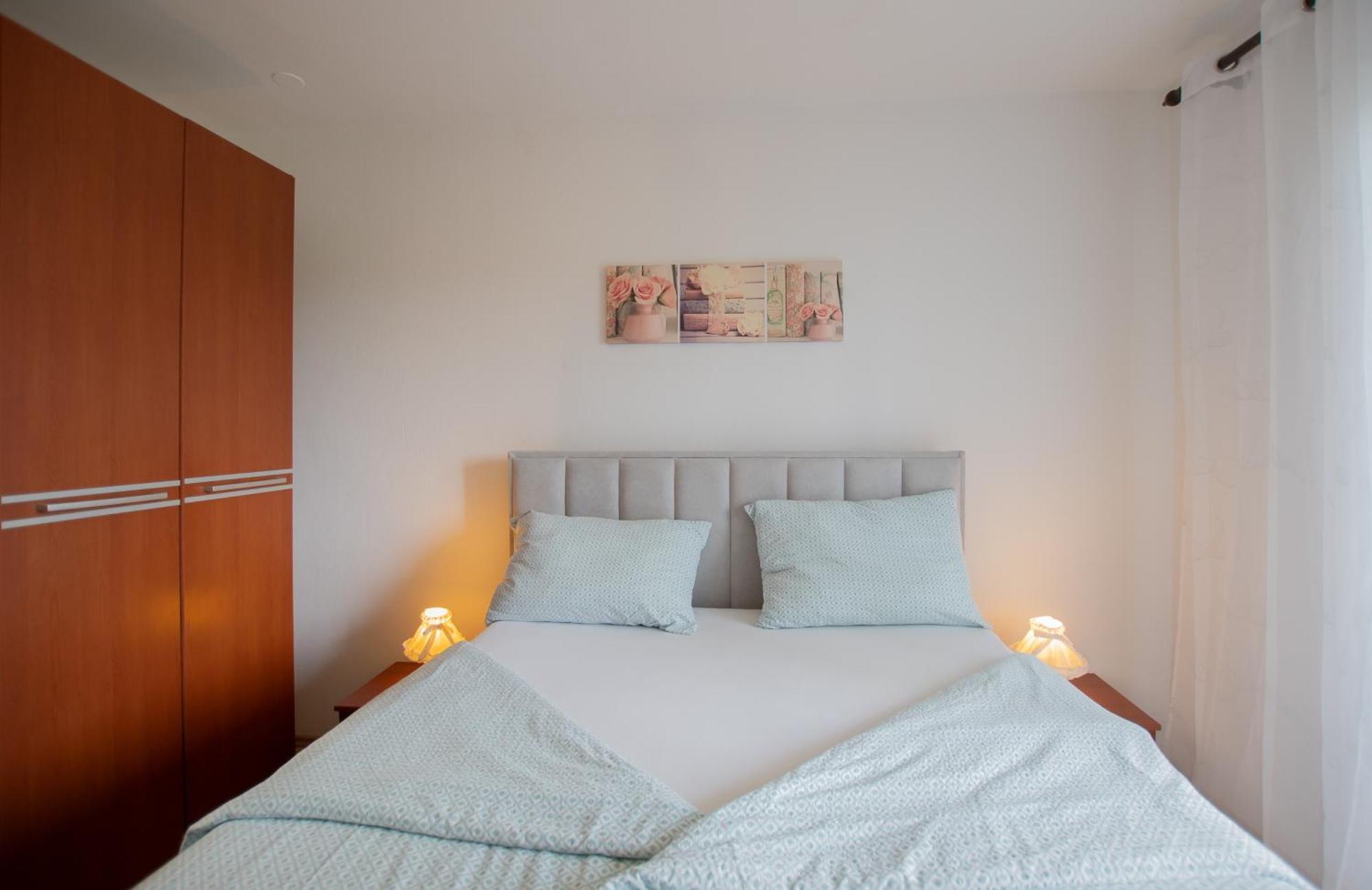 Apartments Mira 645 Porec Exterior photo